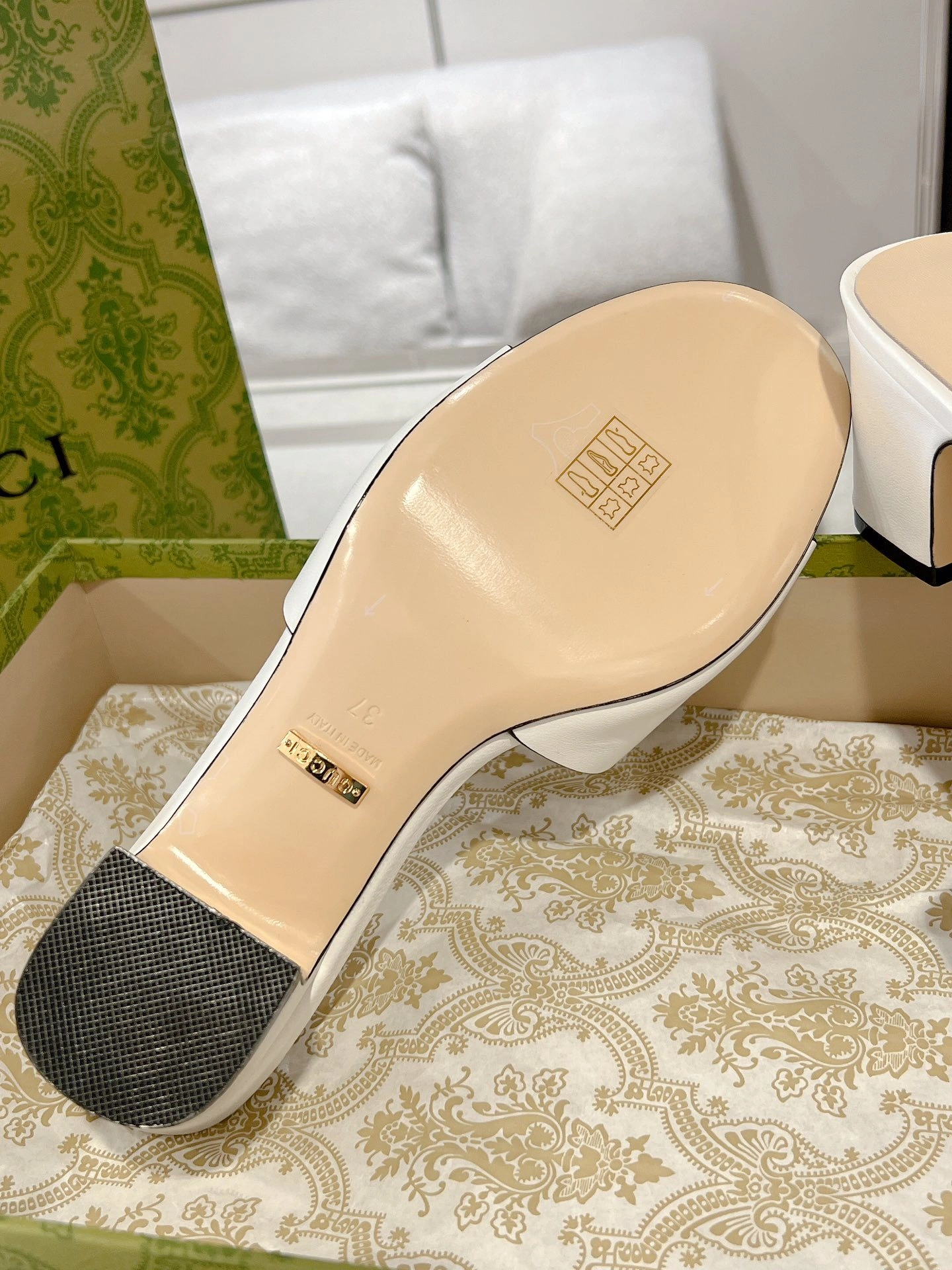 & COCO-- 6u33i 782413 AAAZG 9022 sheepskin Heel height：5.5CM item:E-X032D0226
